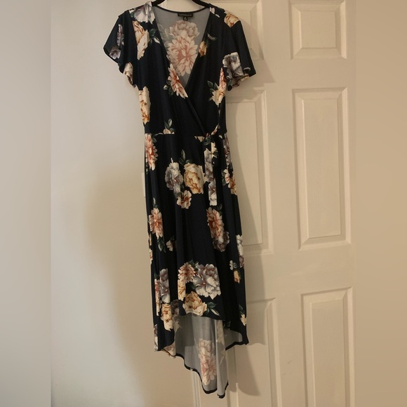 Fortune Ivy High-low length dress - Picture 1 of 3